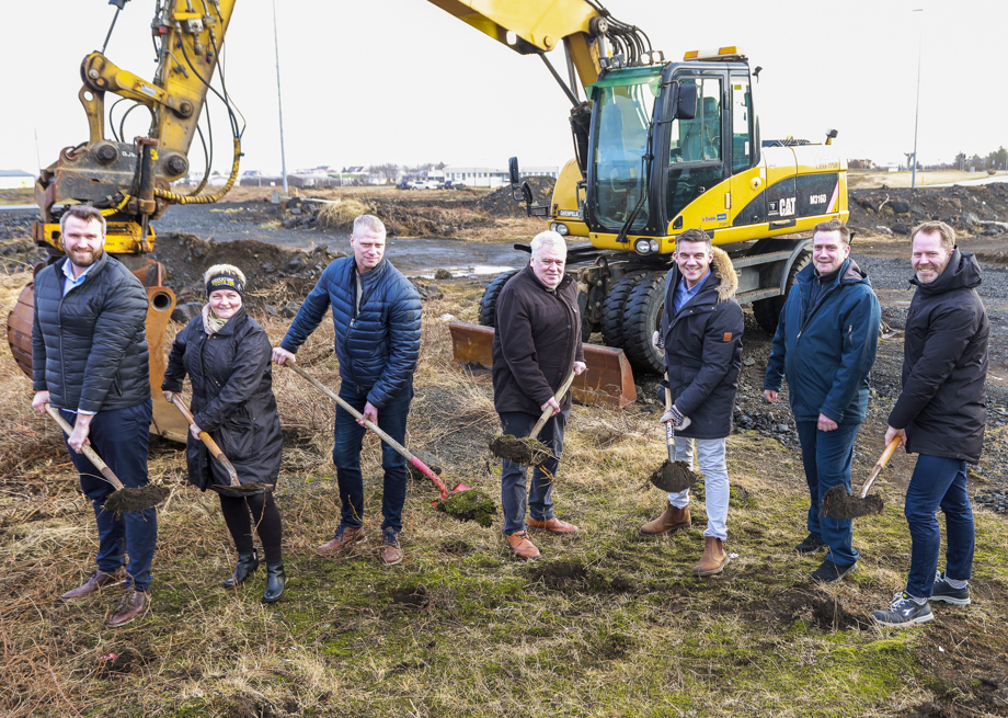 Skóflustunga_Bjarg_Thollo (002).jpg